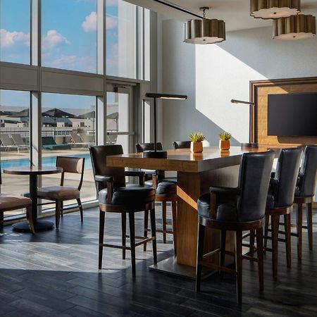Отель Omaha Marriott Downtown At The Capitol District Экстерьер фото
